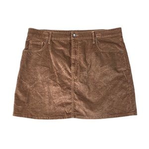 Woman’s Old Navy tan velvety faux suede skirt size 16